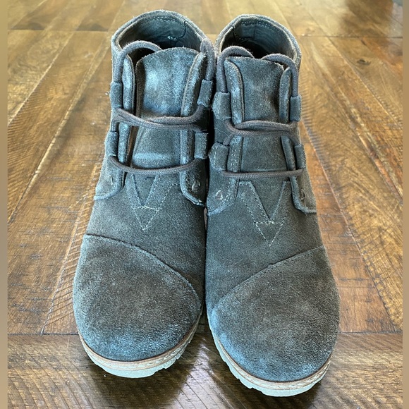 TOMS Desert Edge Olive Suede Wedge Ankle Booties - Size 7.5 - Picture 4 of 10
